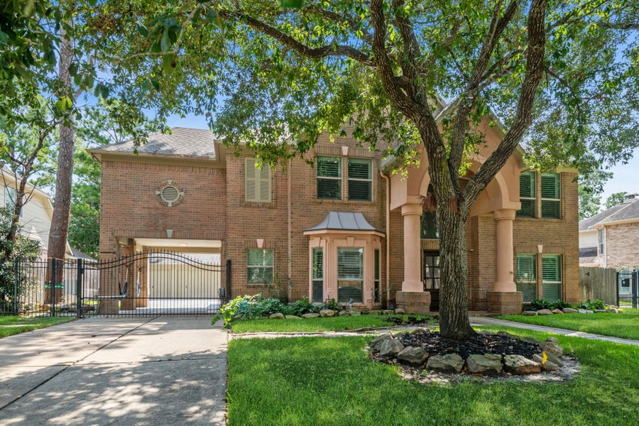 Property photo for 815 Chisel Point Drive, Houston, TX