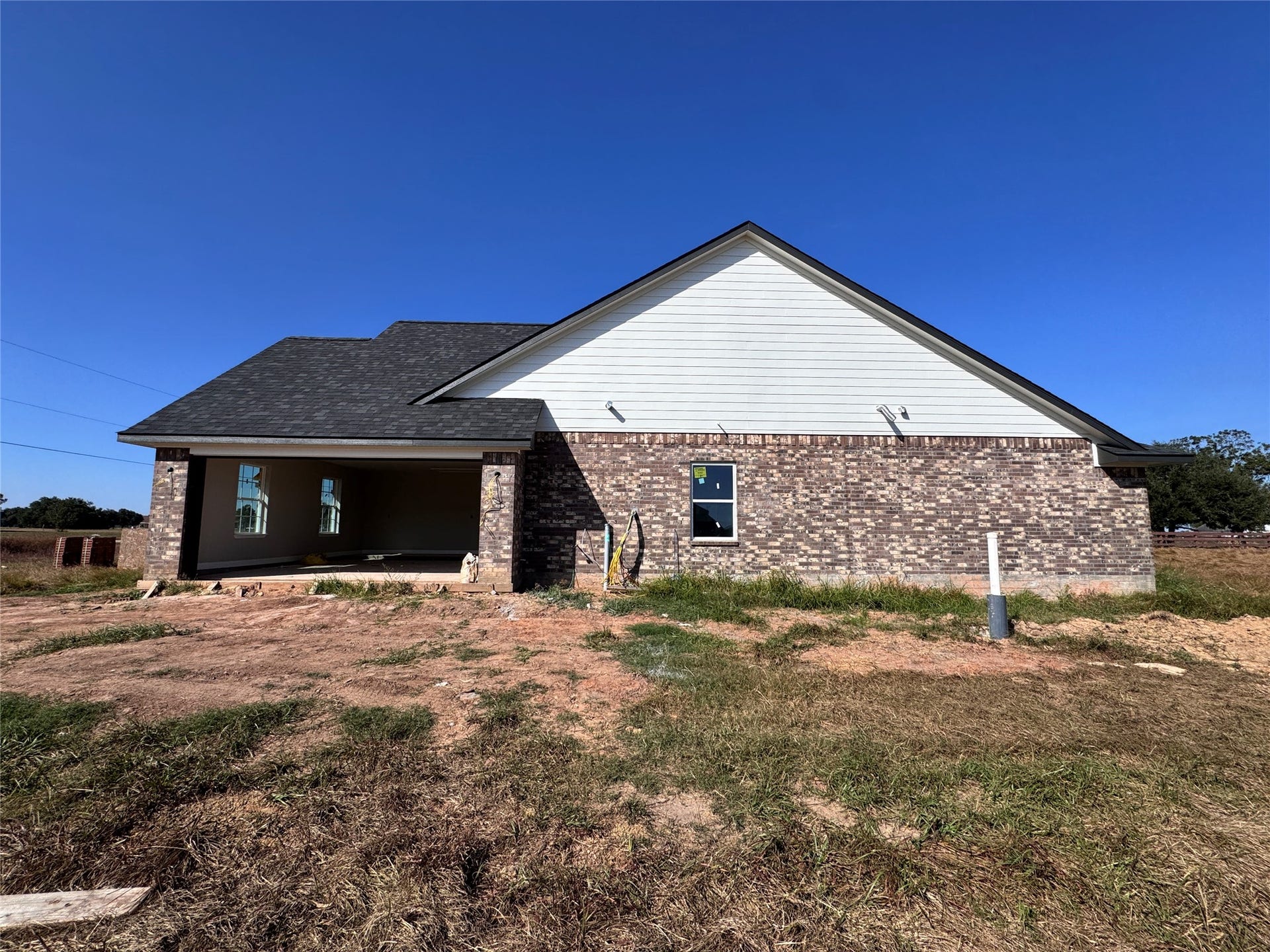 1513 Palomino Trail, Angleton, TX 77515 Garage side