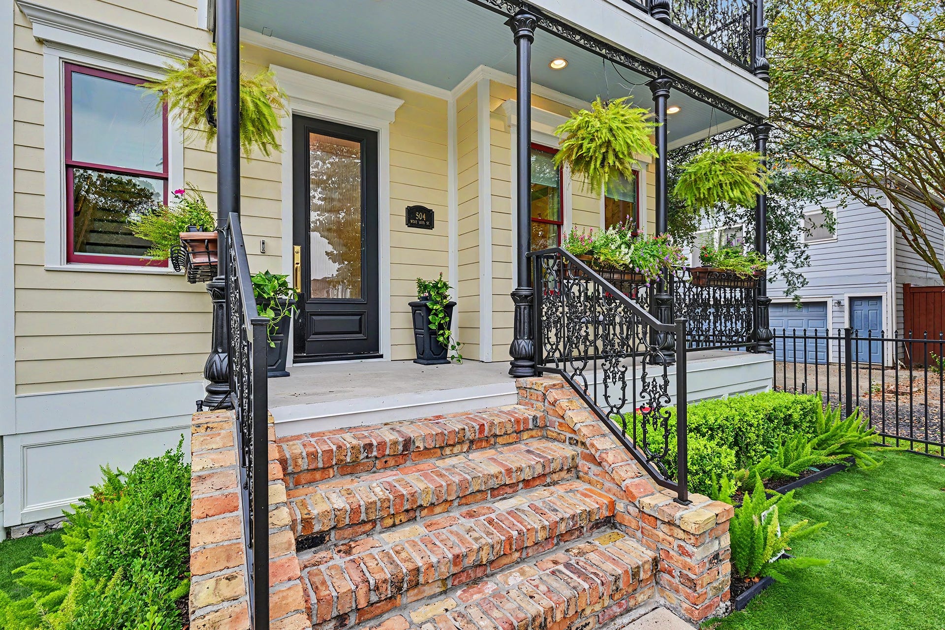 504 W 10th Street, Houston, TX 77008 One last look at 504 W. 10th StreetMAKE YOUR APPOINTMENT TODAY!