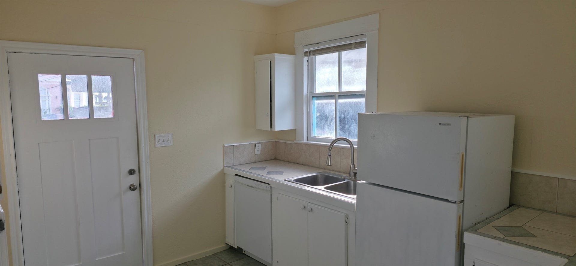 2115 Bernardo De Galvez Avenue, #1/2 UP, Galveston, TX 77550 2115 Bernardo De Galvez Avenue, #1/2 UP, Galveston, TX 77550