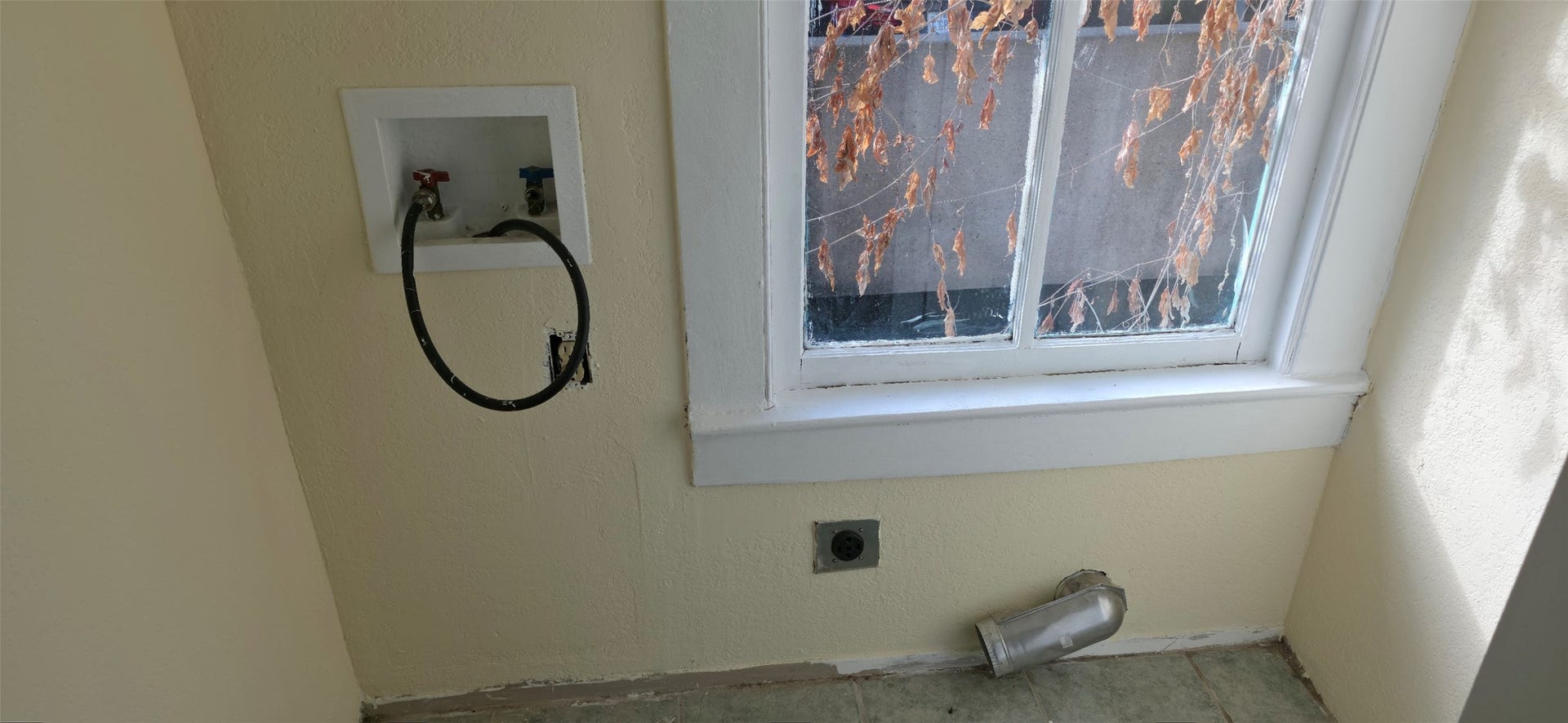 2115 Bernardo De Galvez Avenue, #1/2 UP, Galveston, TX 77550 2115 Bernardo De Galvez Avenue, #1/2 UP, Galveston, TX 77550