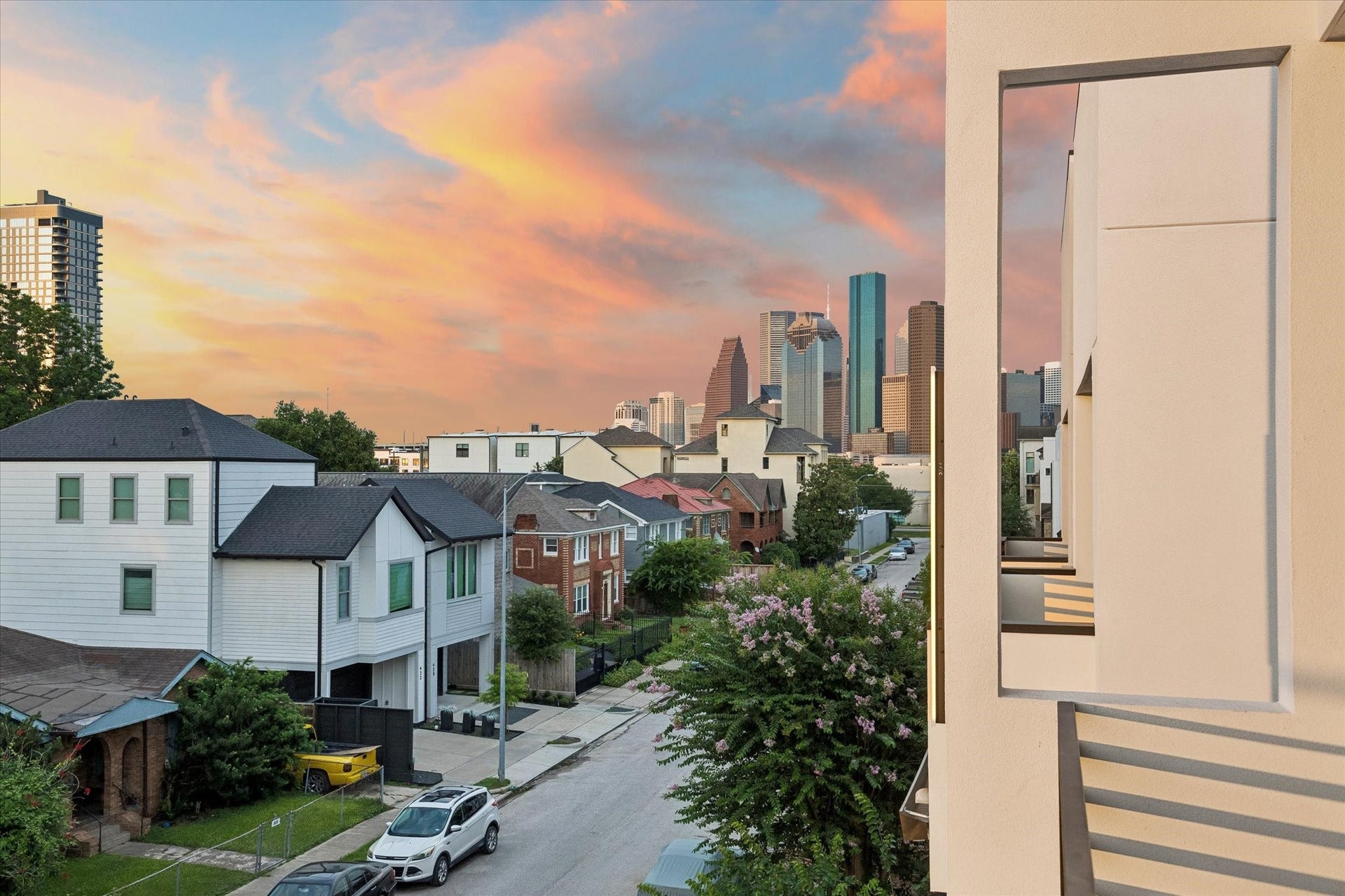 511 W Polk Street, Houston, TX 77019 511 W Polk Street, Houston, TX 77019