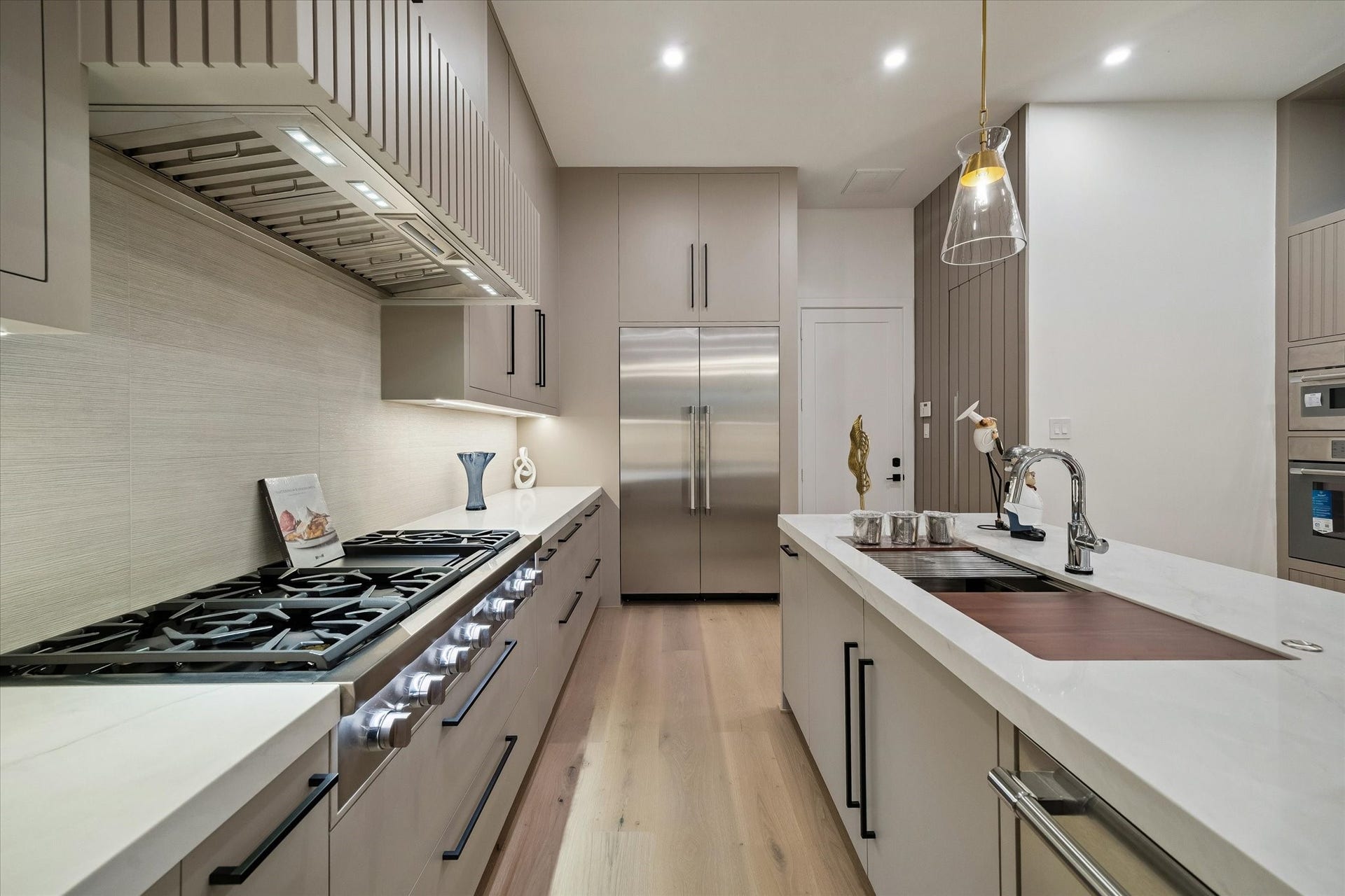 511 W Polk Street, Houston, TX 77019 511 W Polk Street, Houston, TX 77019