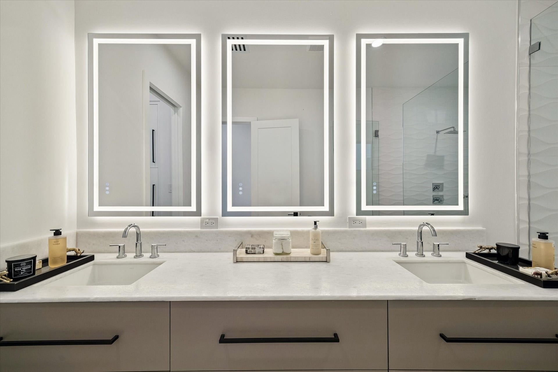 511 W Polk Street, Houston, TX 77019 511 W Polk Street, Houston, TX 77019