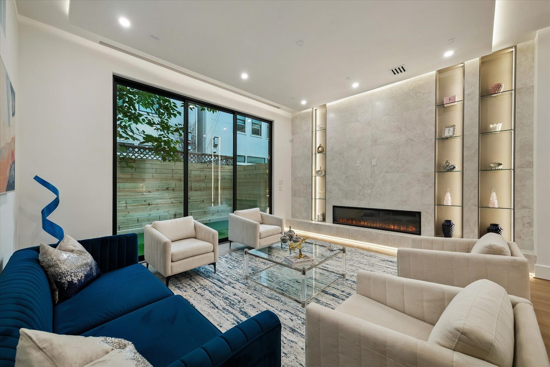 511 W Polk Street, Houston, TX 77019 511 W Polk Street, Houston, TX 77019