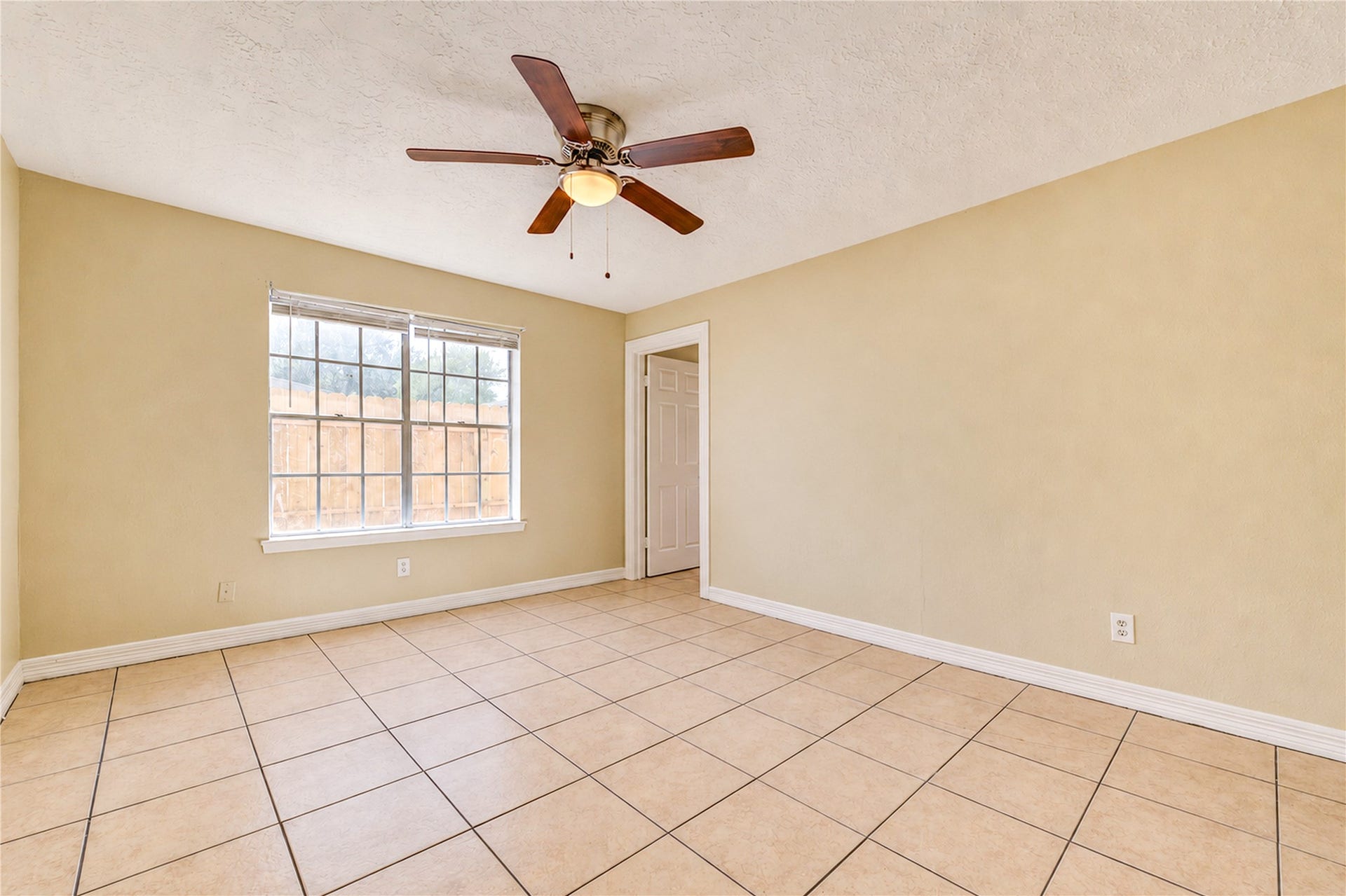 7406 Riptide Drive, Houston, TX 77072 7406 Riptide Drive, Houston, TX 77072