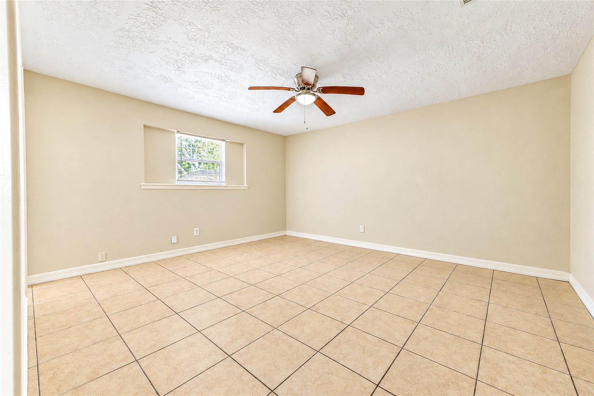 7406 Riptide Drive, Houston, TX 77072 7406 Riptide Drive, Houston, TX 77072