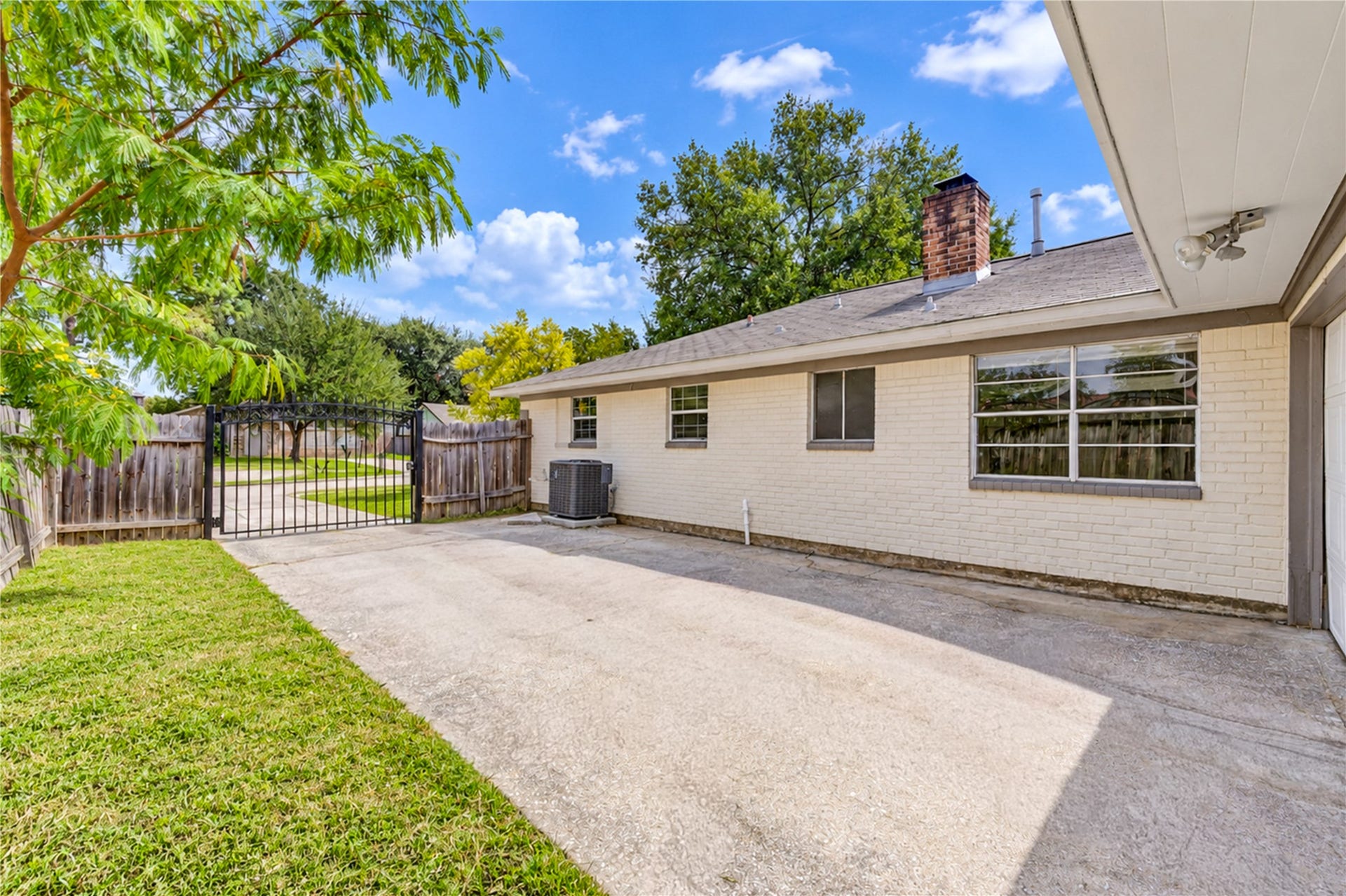 7406 Riptide Drive, Houston, TX 77072 7406 Riptide Drive, Houston, TX 77072