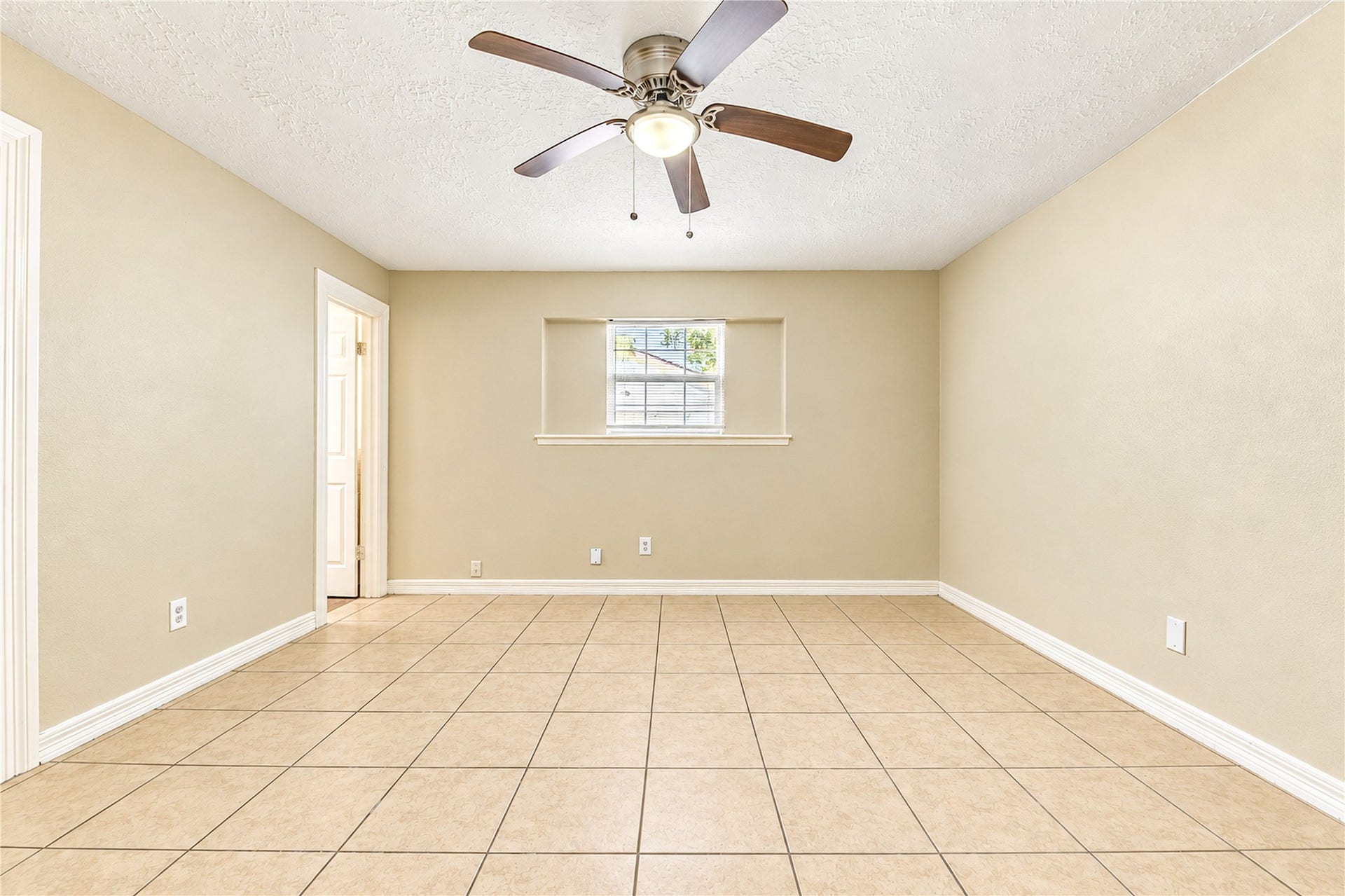 7406 Riptide Drive, Houston, TX 77072 7406 Riptide Drive, Houston, TX 77072