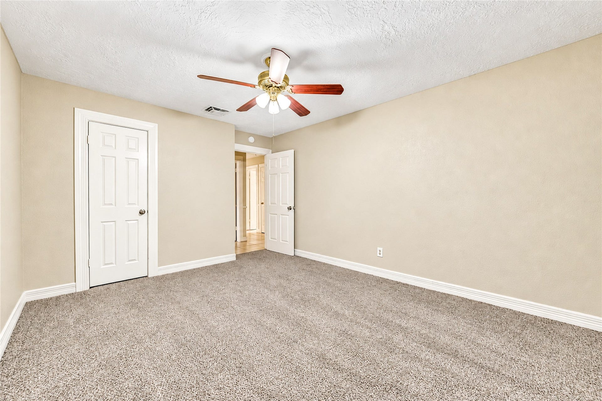 7406 Riptide Drive, Houston, TX 77072 7406 Riptide Drive, Houston, TX 77072