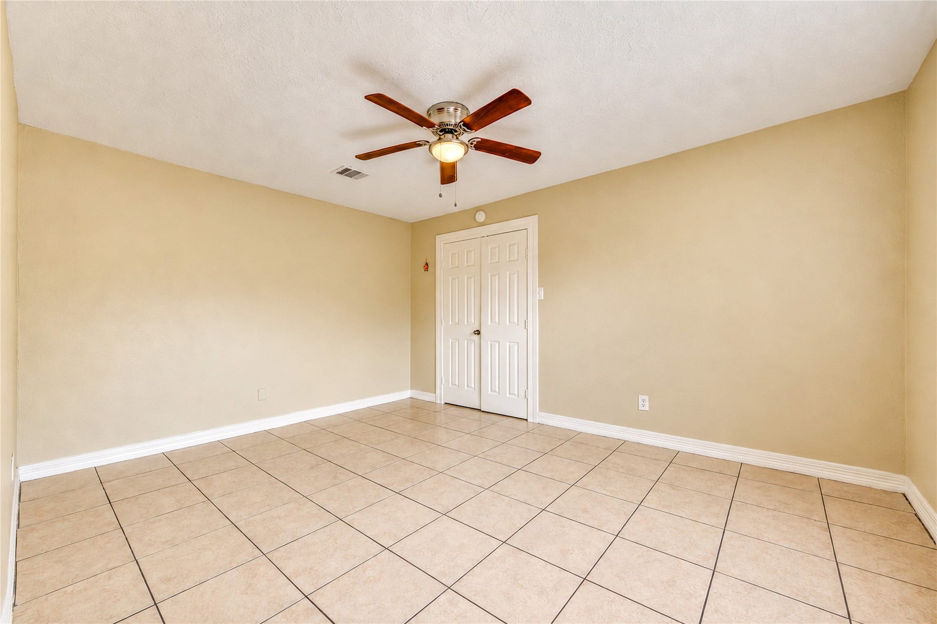7406 Riptide Drive, Houston, TX 77072 7406 Riptide Drive, Houston, TX 77072