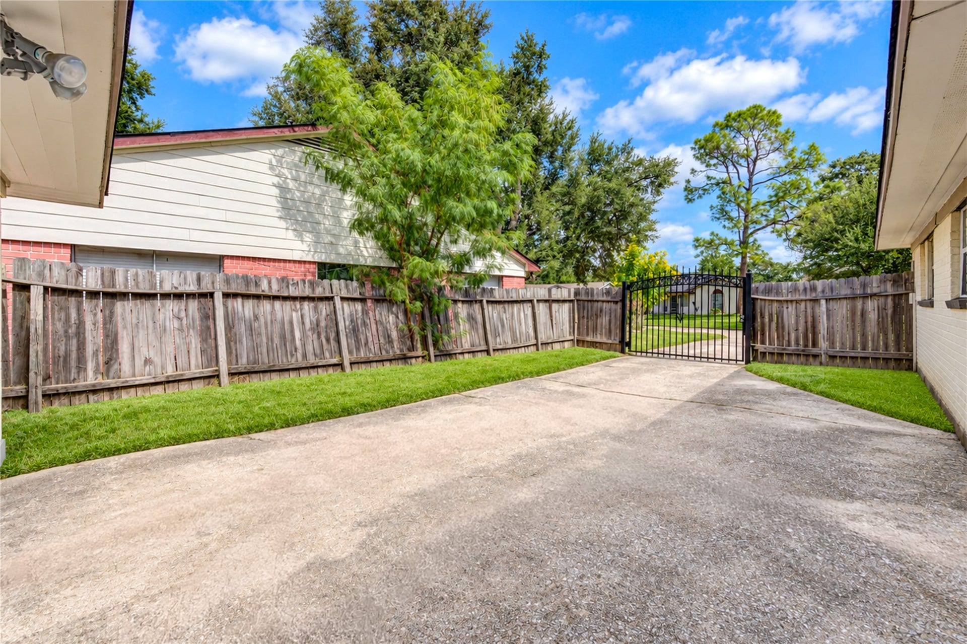 7406 Riptide Drive, Houston, TX 77072 7406 Riptide Drive, Houston, TX 77072