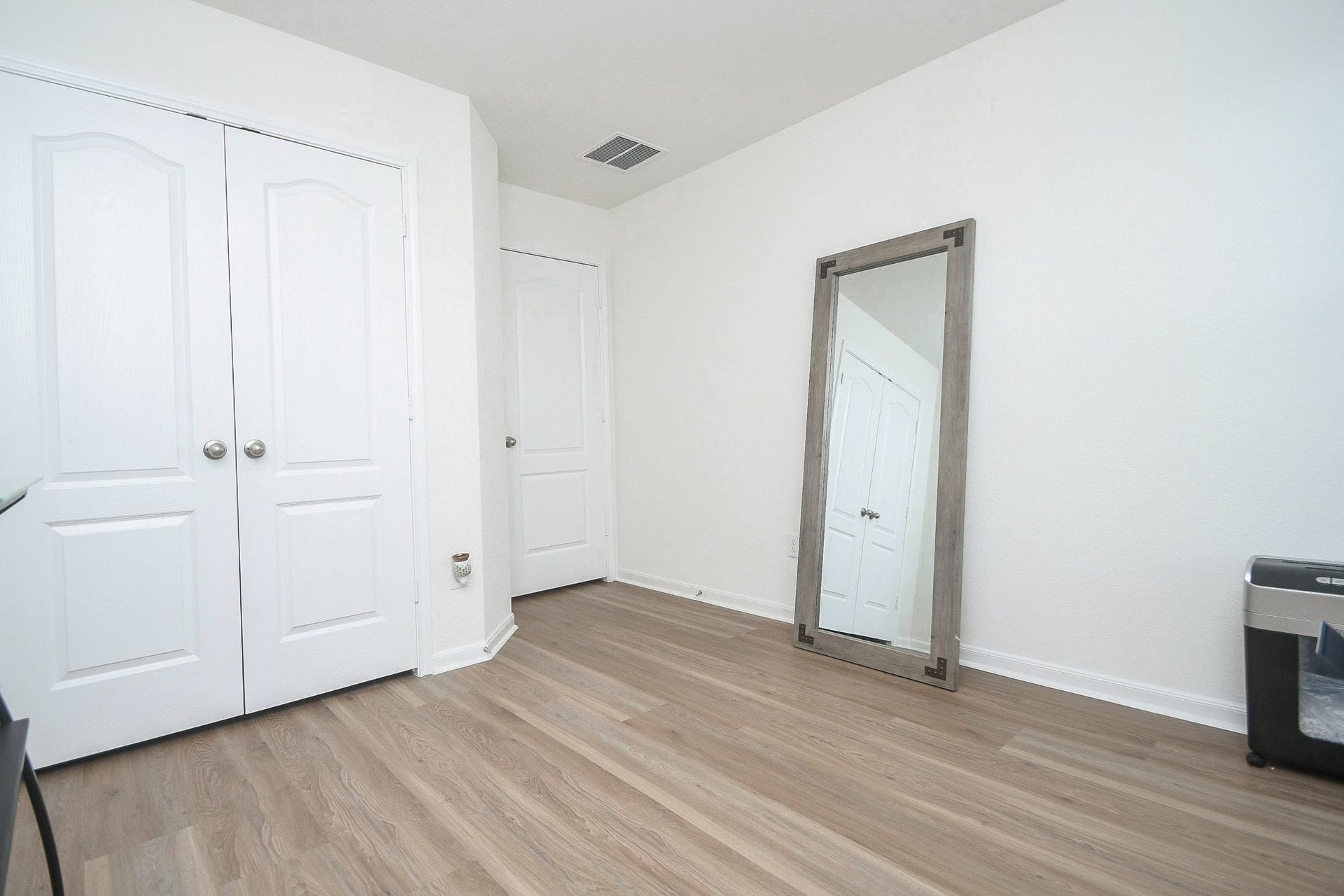 22523 Strathmore Drive, Richmond, TX 77469 Another view of bedroom #4 with easy access to the hallway.
