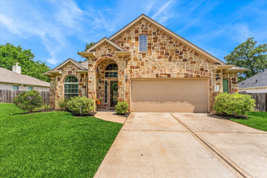 Property photo for 12206 Walden Rd, Montgomery, TX