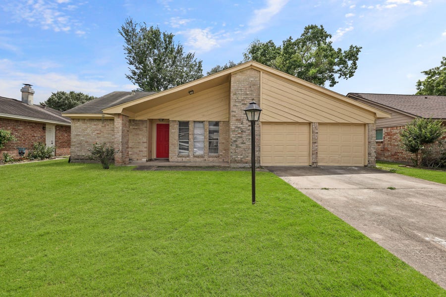 Property photo for 4319 Windrift Drive, Houston, TX