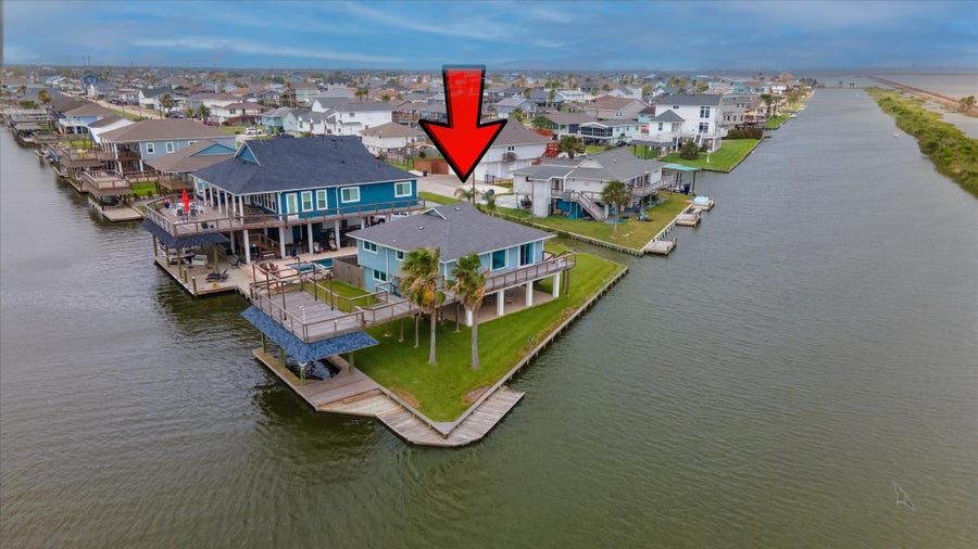 Property photo for 354 Ling Street, Bayou Vista, TX