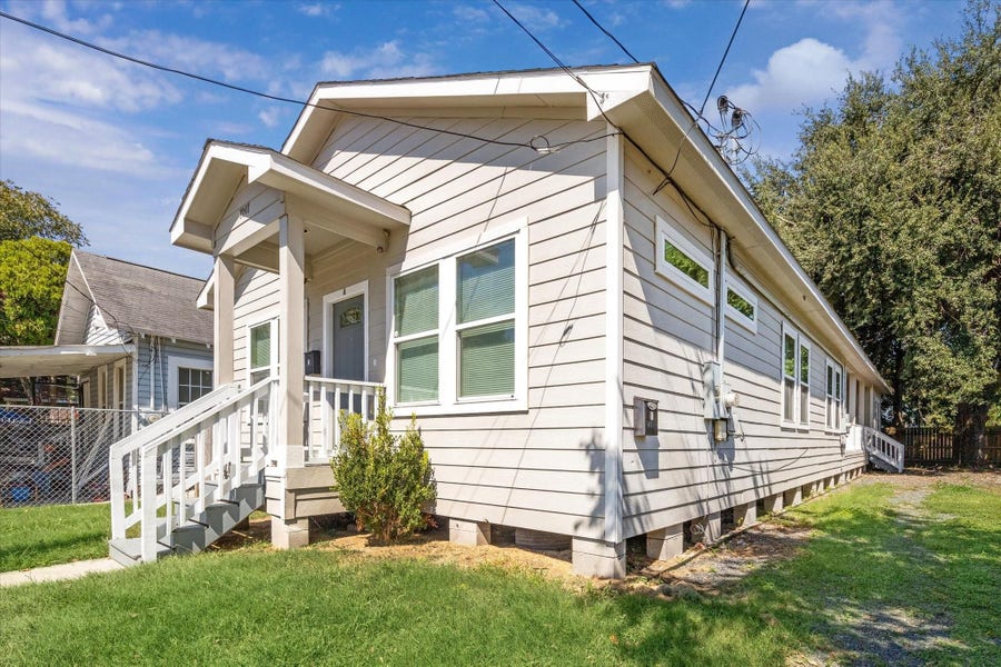 Property photo for 7047 Avenue E, #B, Houston, TX
