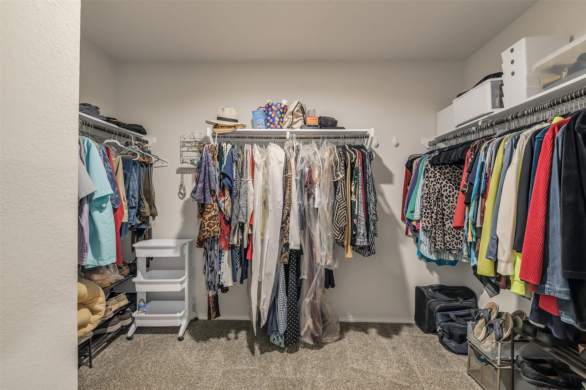 21225 Ivy Woods Court, New Caney, TX 77357 Nice size closet!