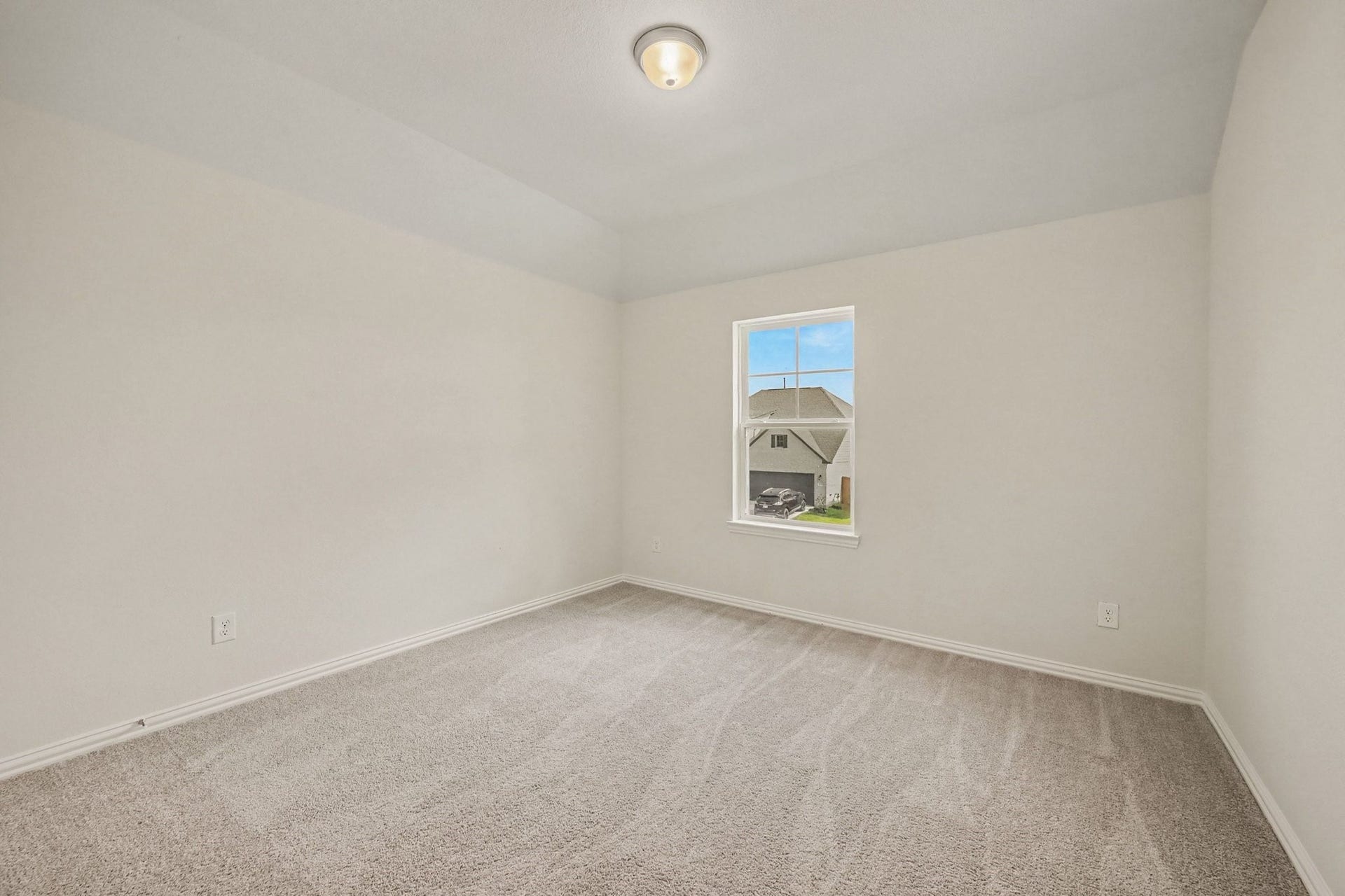 Secondary bedroom