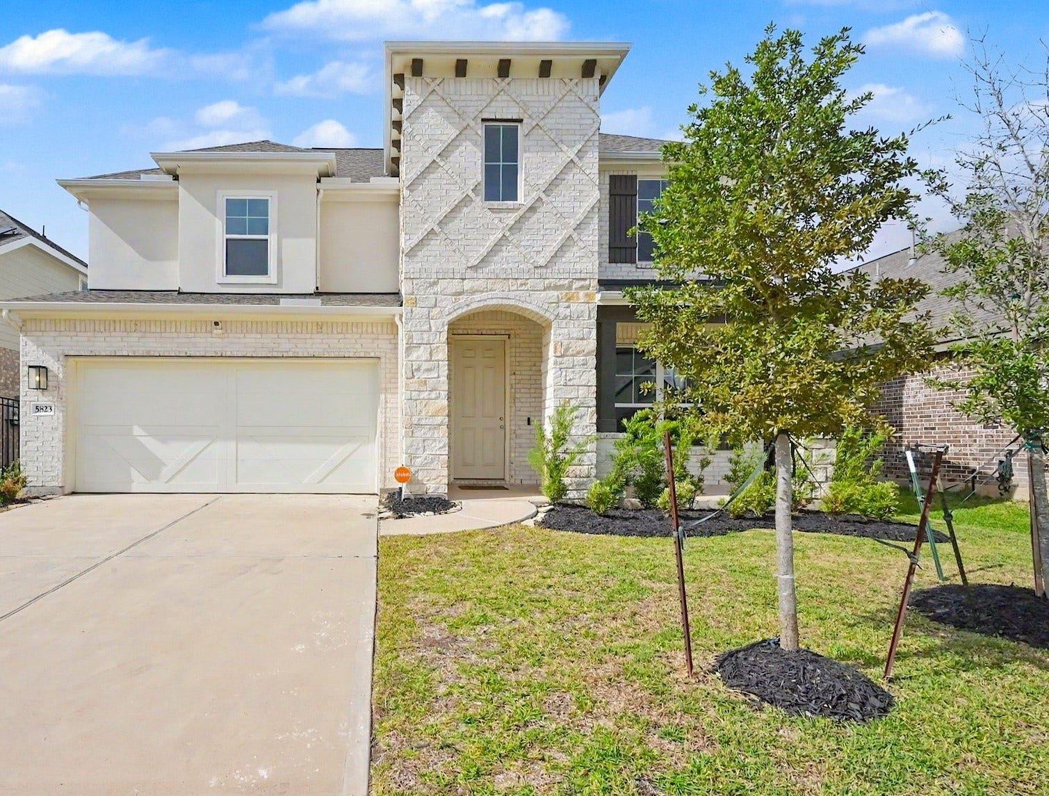 Two story home in Sunterra