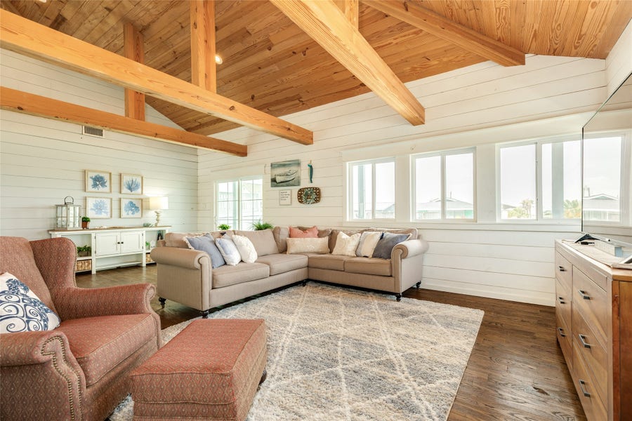 Property photo for 202 Schooner Drive, Freeport, TX