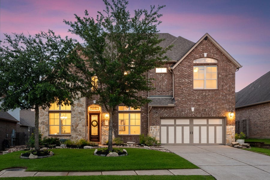 Property photo for 915 Holly Chapple Drive, Conroe, TX