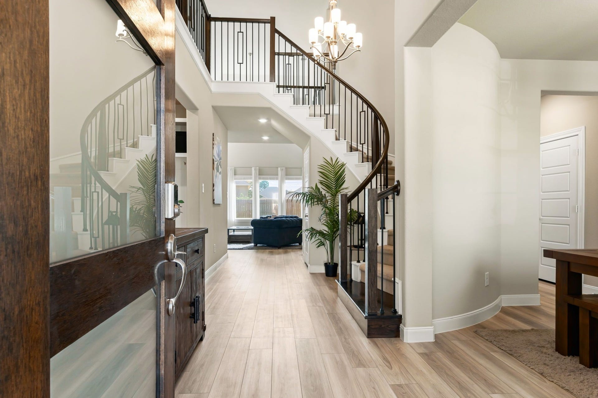 7050 Lauren Oak Drive, Conroe, TX 77304 7050 Lauren Oak Drive, Conroe, TX 77304