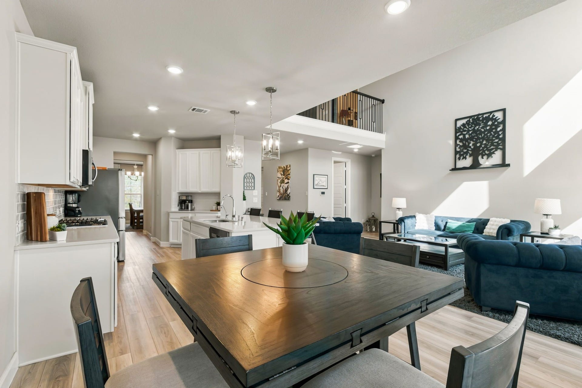 7050 Lauren Oak Drive, Conroe, TX 77304 7050 Lauren Oak Drive, Conroe, TX 77304