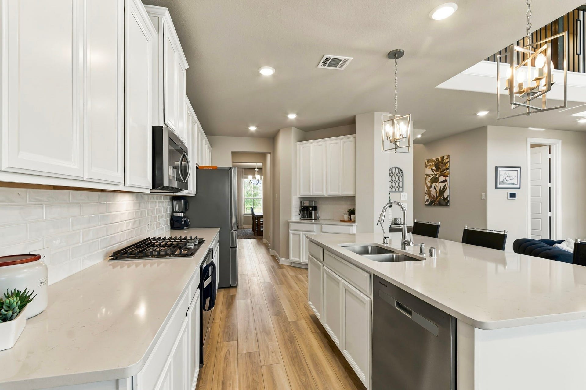 7050 Lauren Oak Drive, Conroe, TX 77304 7050 Lauren Oak Drive, Conroe, TX 77304