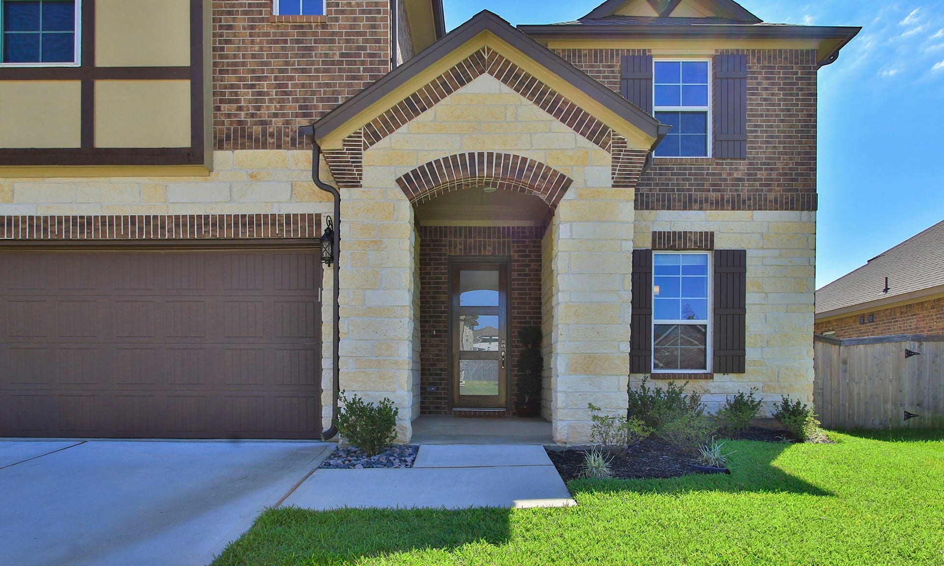 7050 Lauren Oak Drive, Conroe, TX 77304 7050 Lauren Oak Drive, Conroe, TX 77304