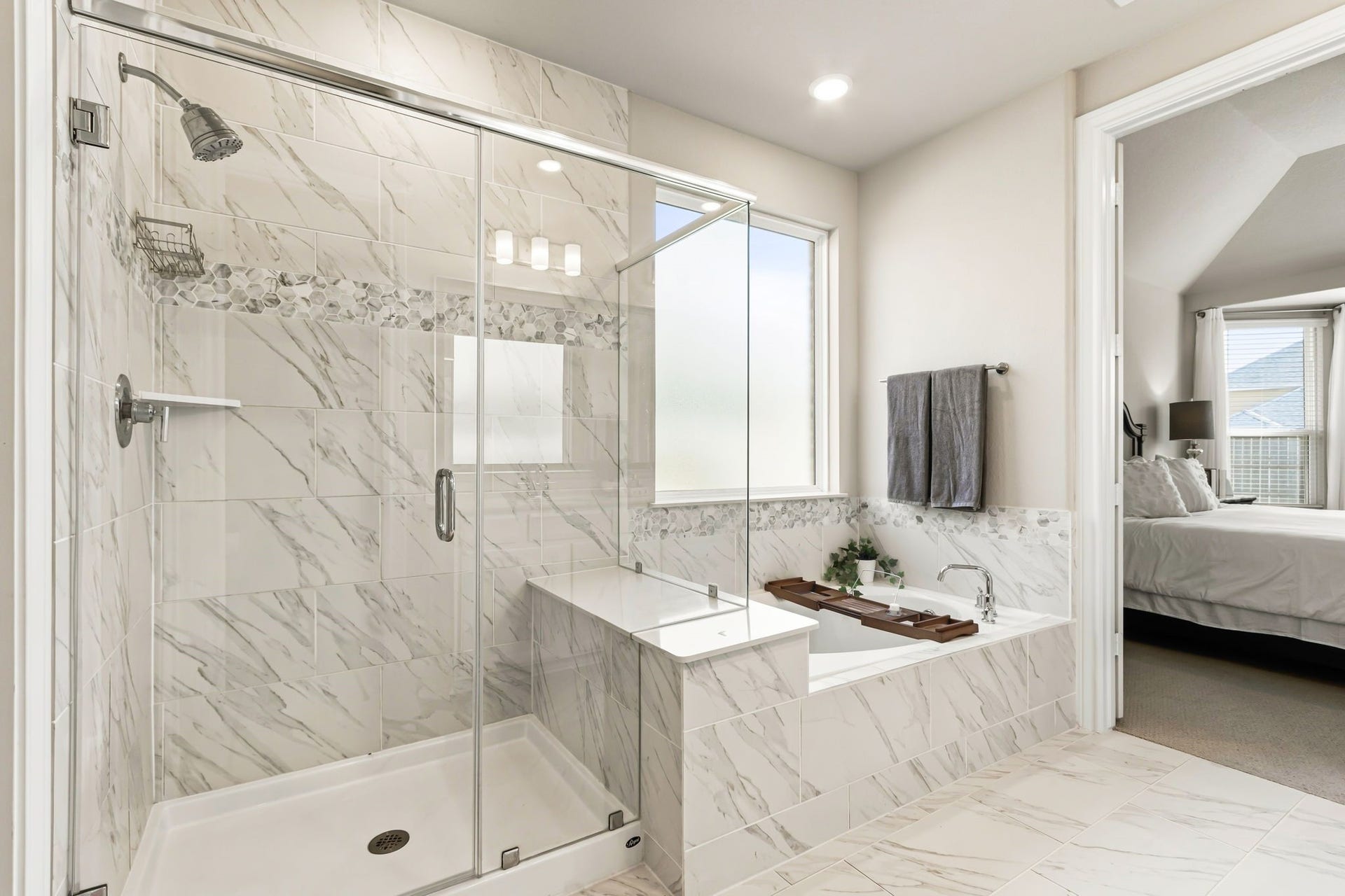 7050 Lauren Oak Drive, Conroe, TX 77304 7050 Lauren Oak Drive, Conroe, TX 77304