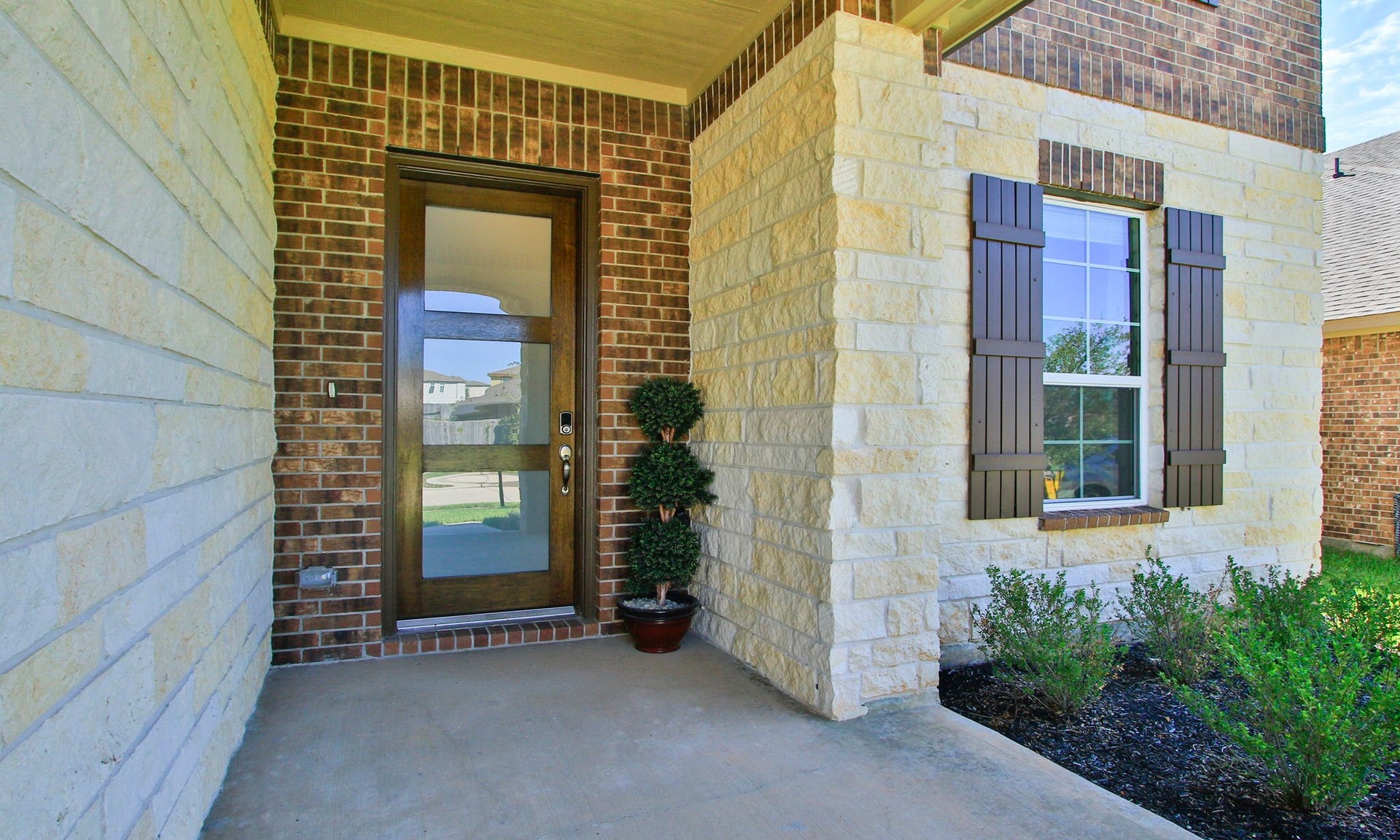 7050 Lauren Oak Drive, Conroe, TX 77304 7050 Lauren Oak Drive, Conroe, TX 77304