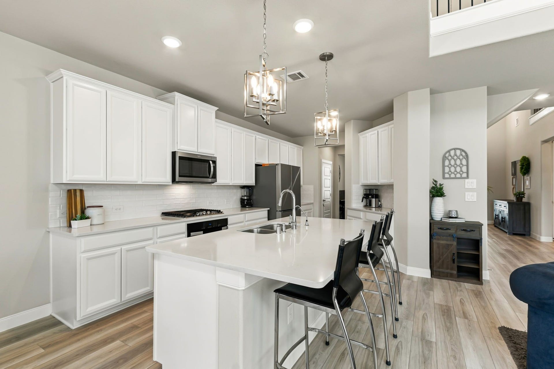7050 Lauren Oak Drive, Conroe, TX 77304 7050 Lauren Oak Drive, Conroe, TX 77304