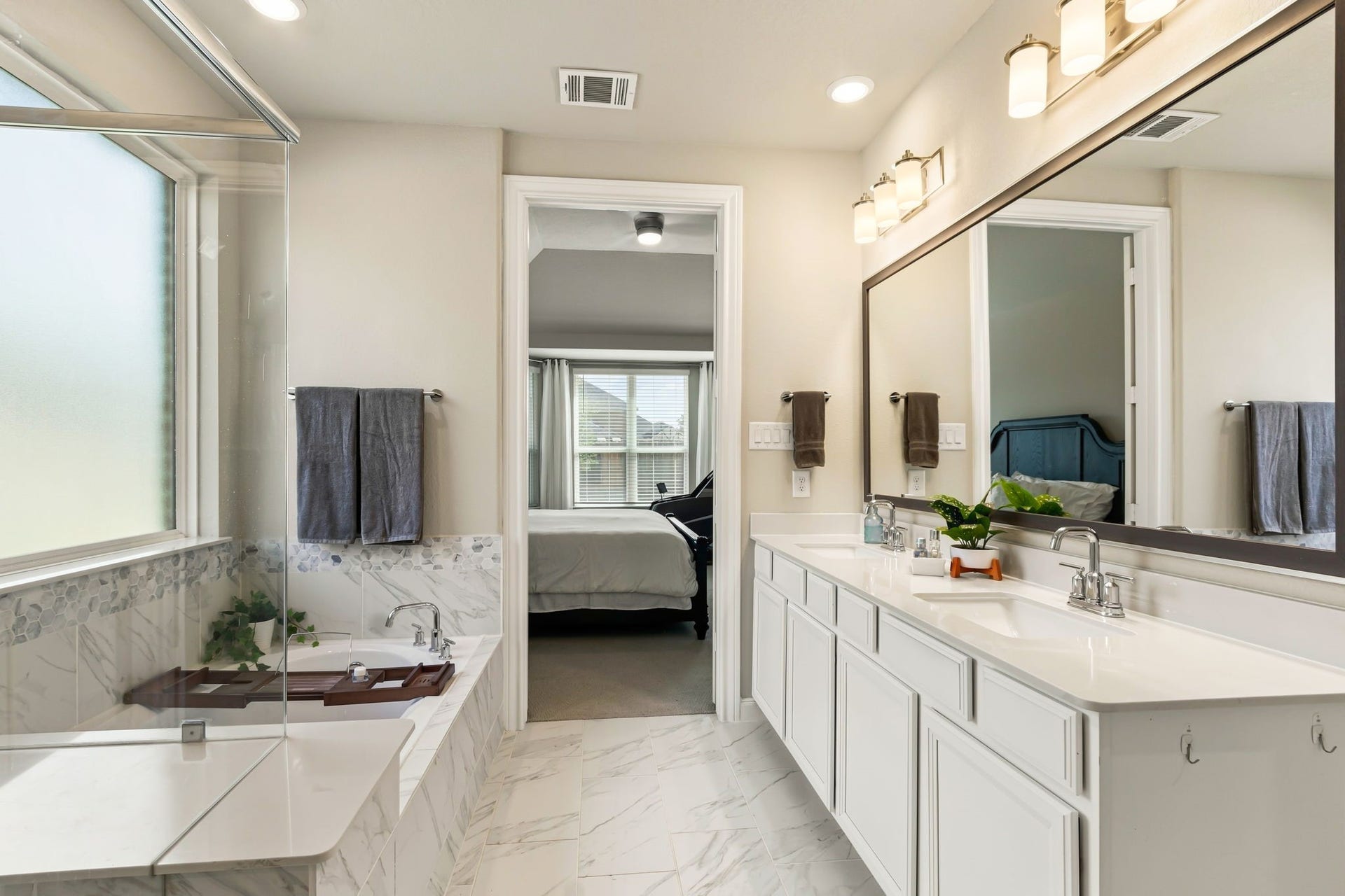 7050 Lauren Oak Drive, Conroe, TX 77304 7050 Lauren Oak Drive, Conroe, TX 77304