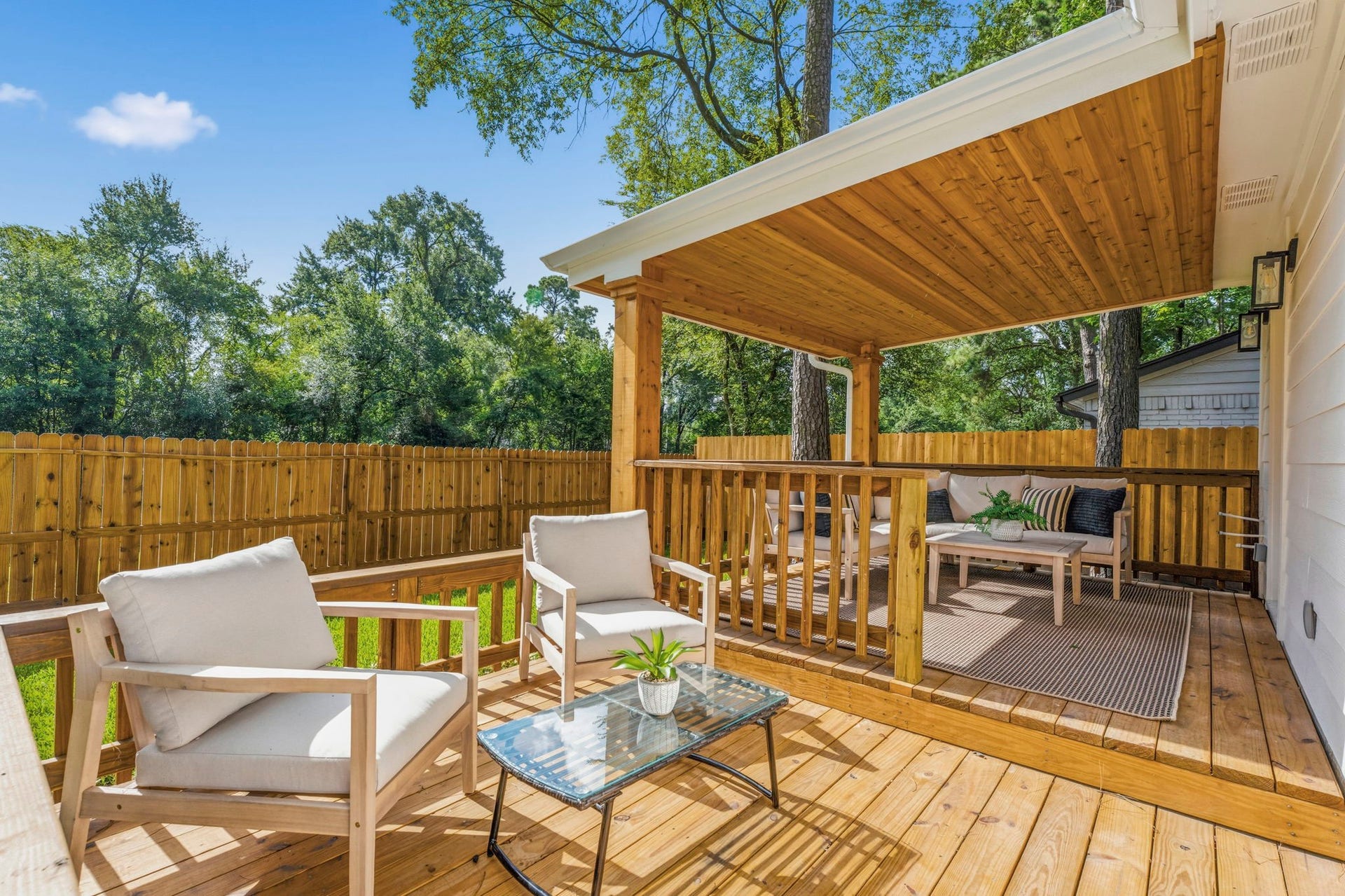 76 Woodhaven Wood Drive, The Woodlands, TX 77380 This is the ideal setting for outdoor dining, weekend gatherings, or simply relaxing while taking in the peaceful backyard views.