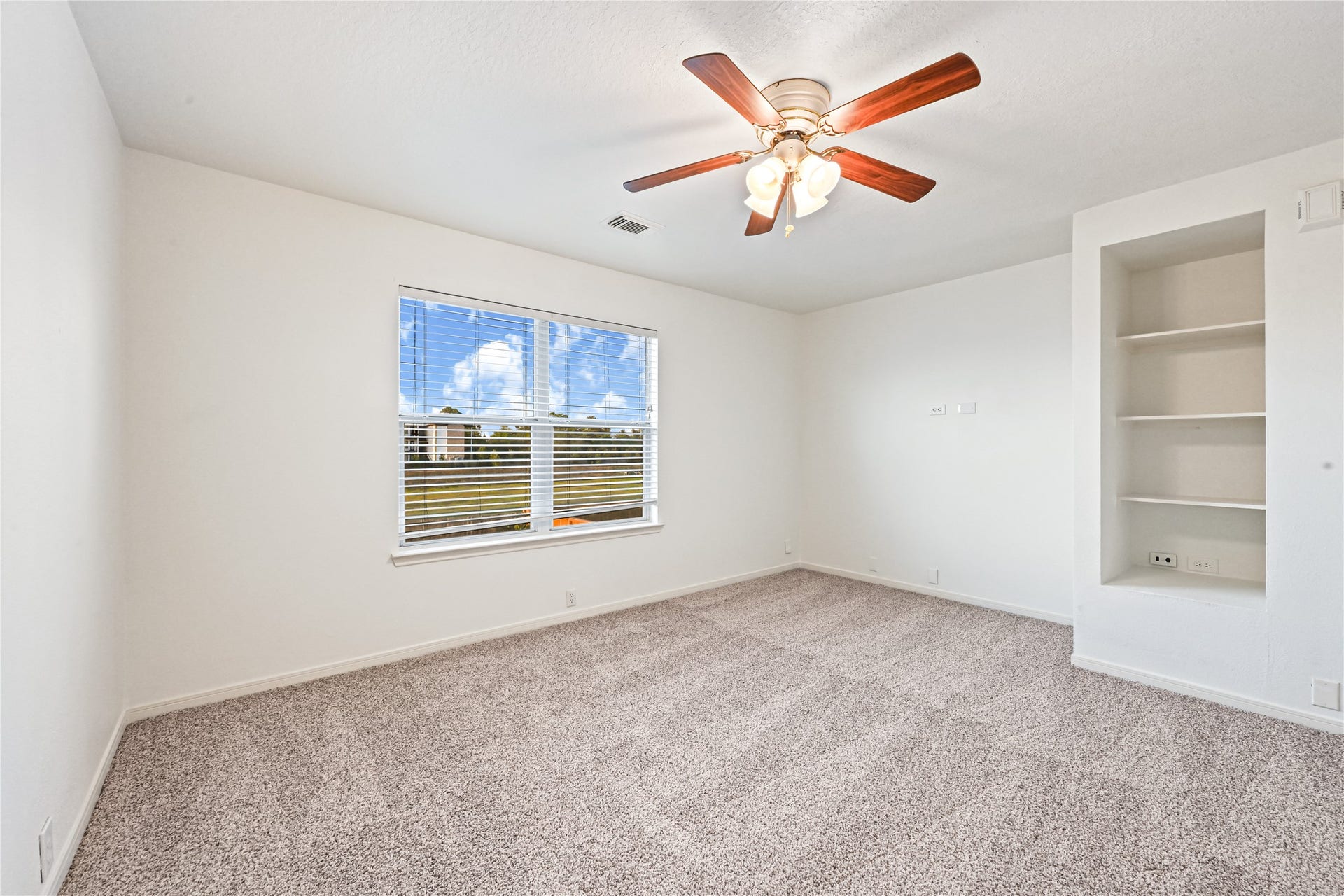 707 Cypresswood Ridge, Spring, TX 77373 707 Cypresswood Ridge, Spring, TX 77373