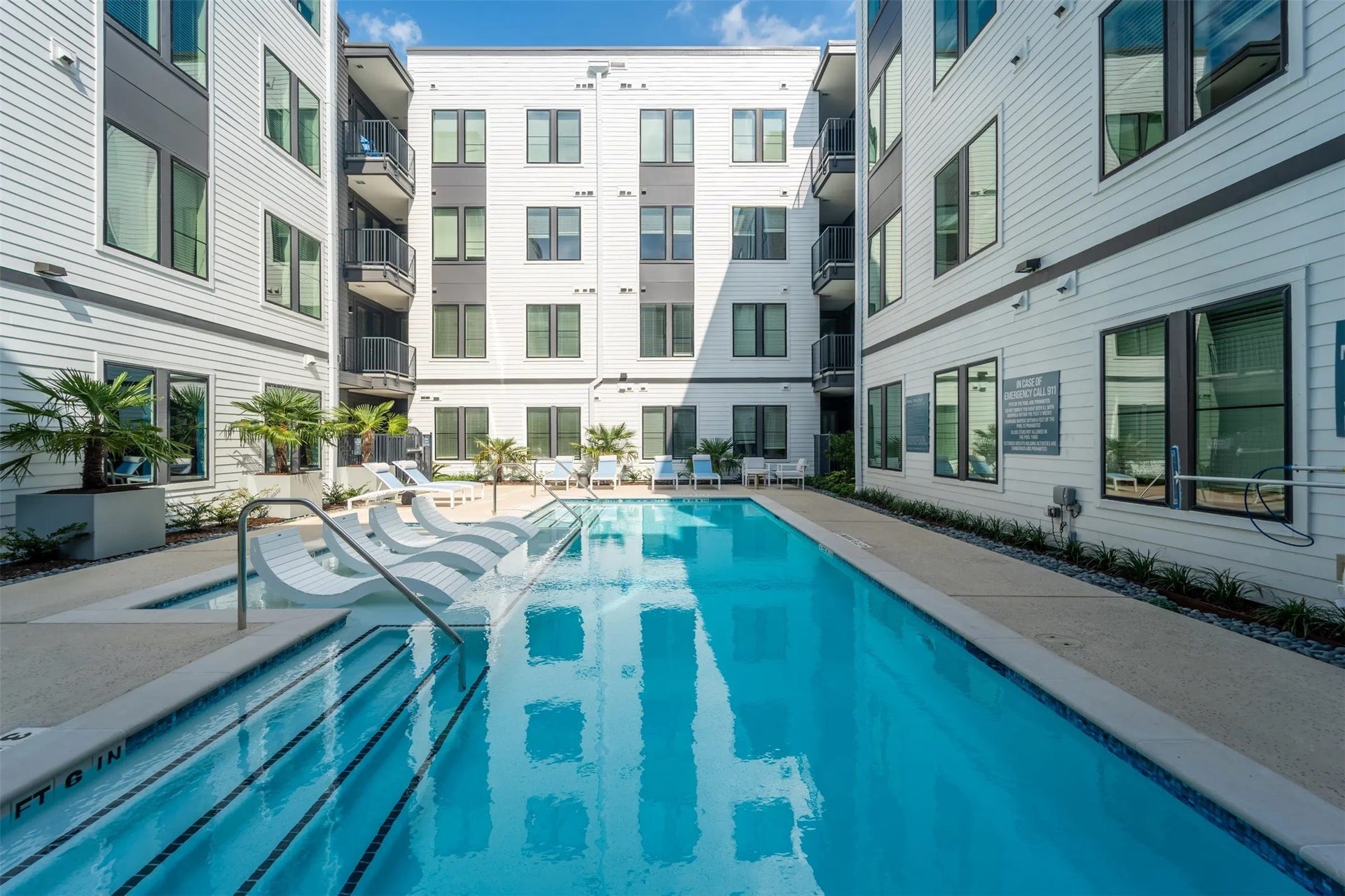1690 North Loop, #316, Houston, TX 77009
