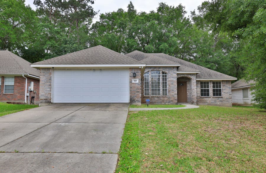 Property photo for 909 Katie Lane, Conroe, TX