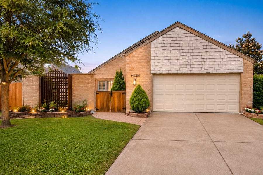 Property photo for 11634 Southlake Drive, Houston, TX