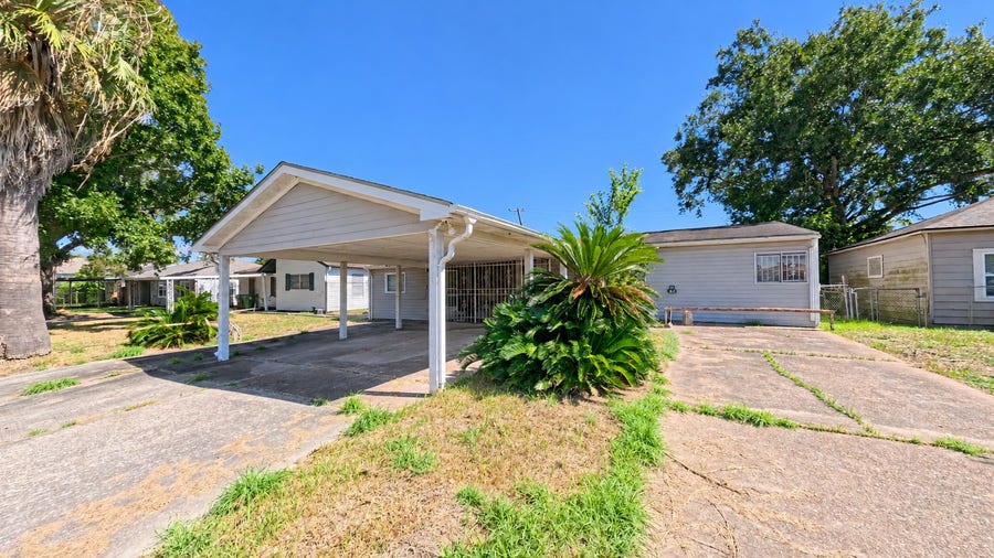 Property photo for 10927 Duane Street, Houston, TX