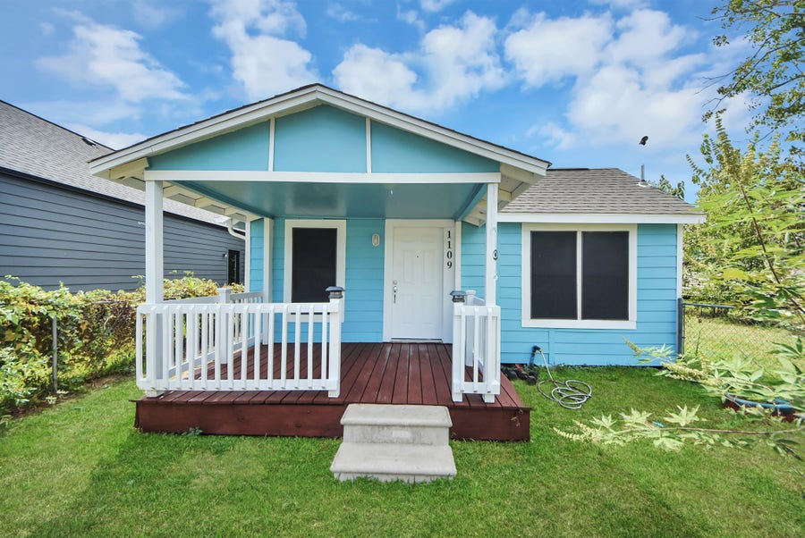 Property photo for 1109 Carver Street, Baytown, TX