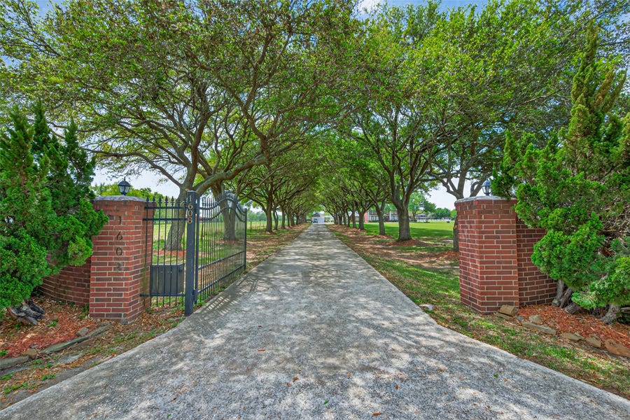 Property photo for 1608 Krenek Road, Crosby, TX