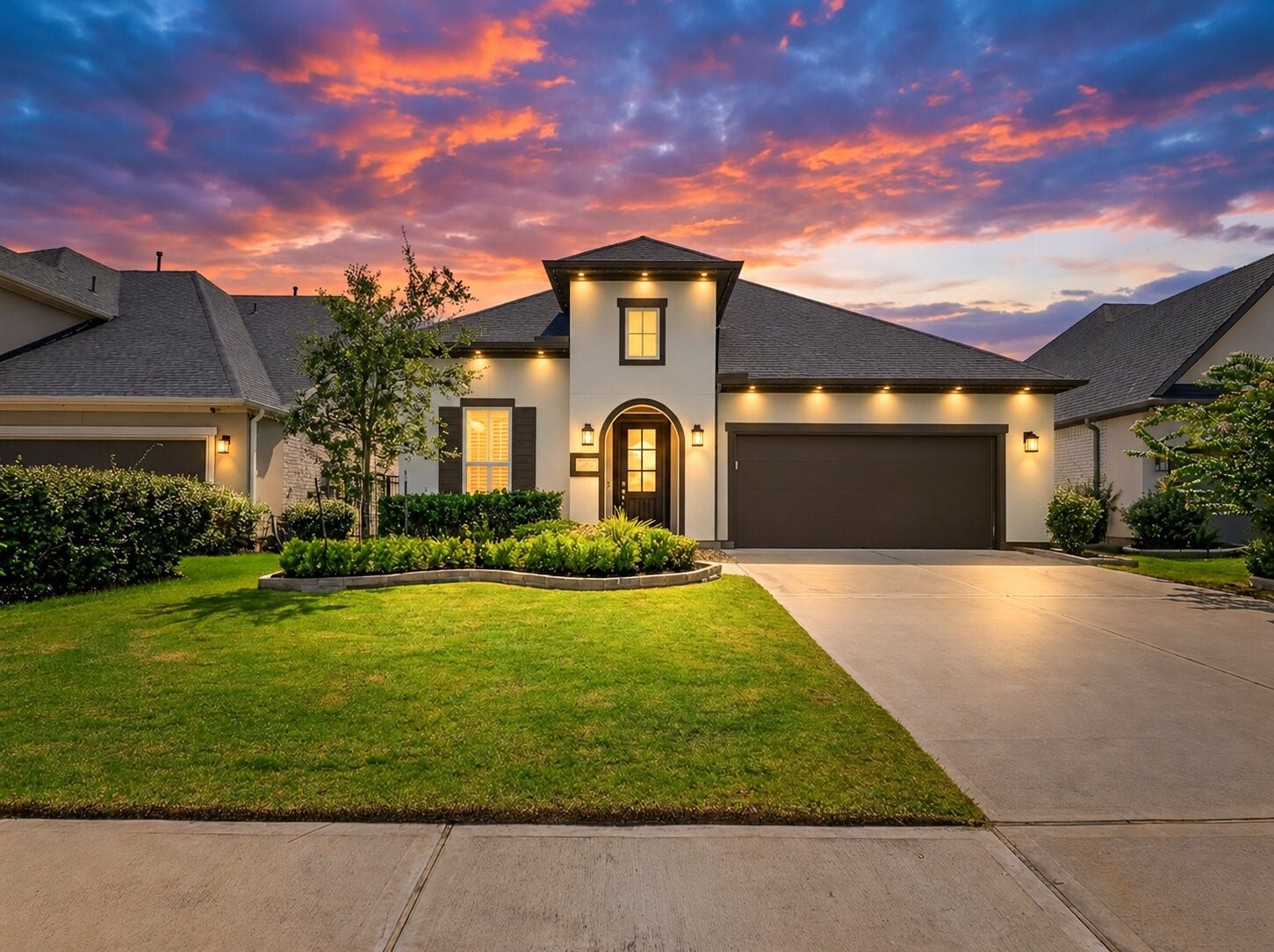 28314 Emerald Bend, Spring, TX 77386 Welcome to 28314 Emerald Bend, a modern two-story stucco home boasting refined contemporary architecture, manicured landscaping, a private study, and a spacious two-car garage.