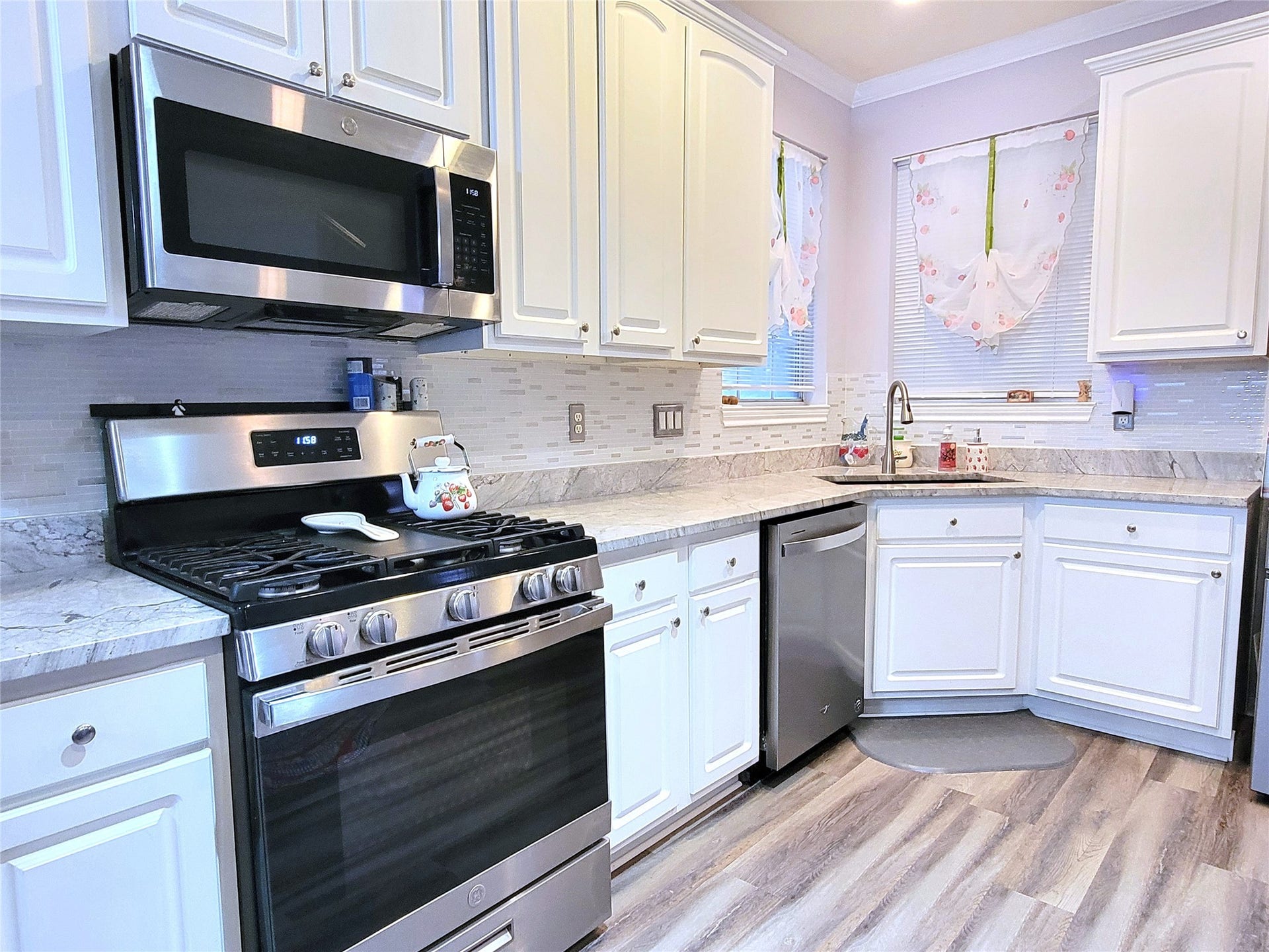 18402 Spinner Court Drive, Humble, TX 77346 18402 Spinner Court Drive, Humble, TX 77346