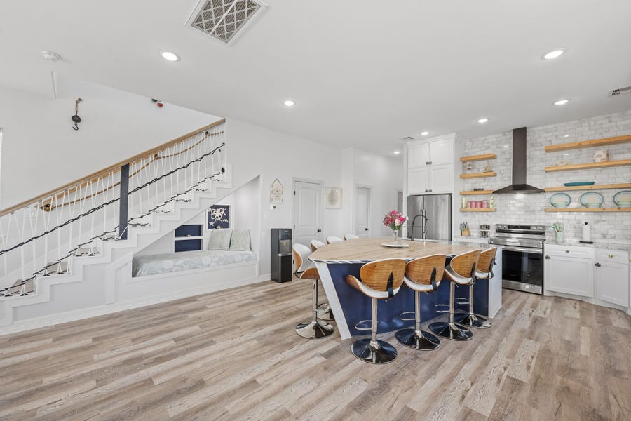 Property photo for 1003 Seashell Drive, Surfside Beach, TX