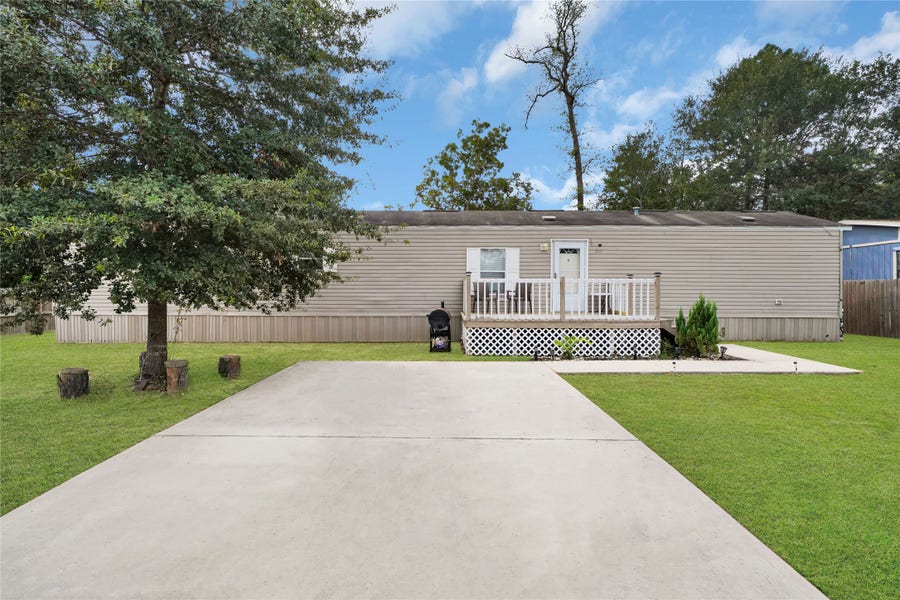Property photo for 211 Crockett Trace Drive, Conroe, TX