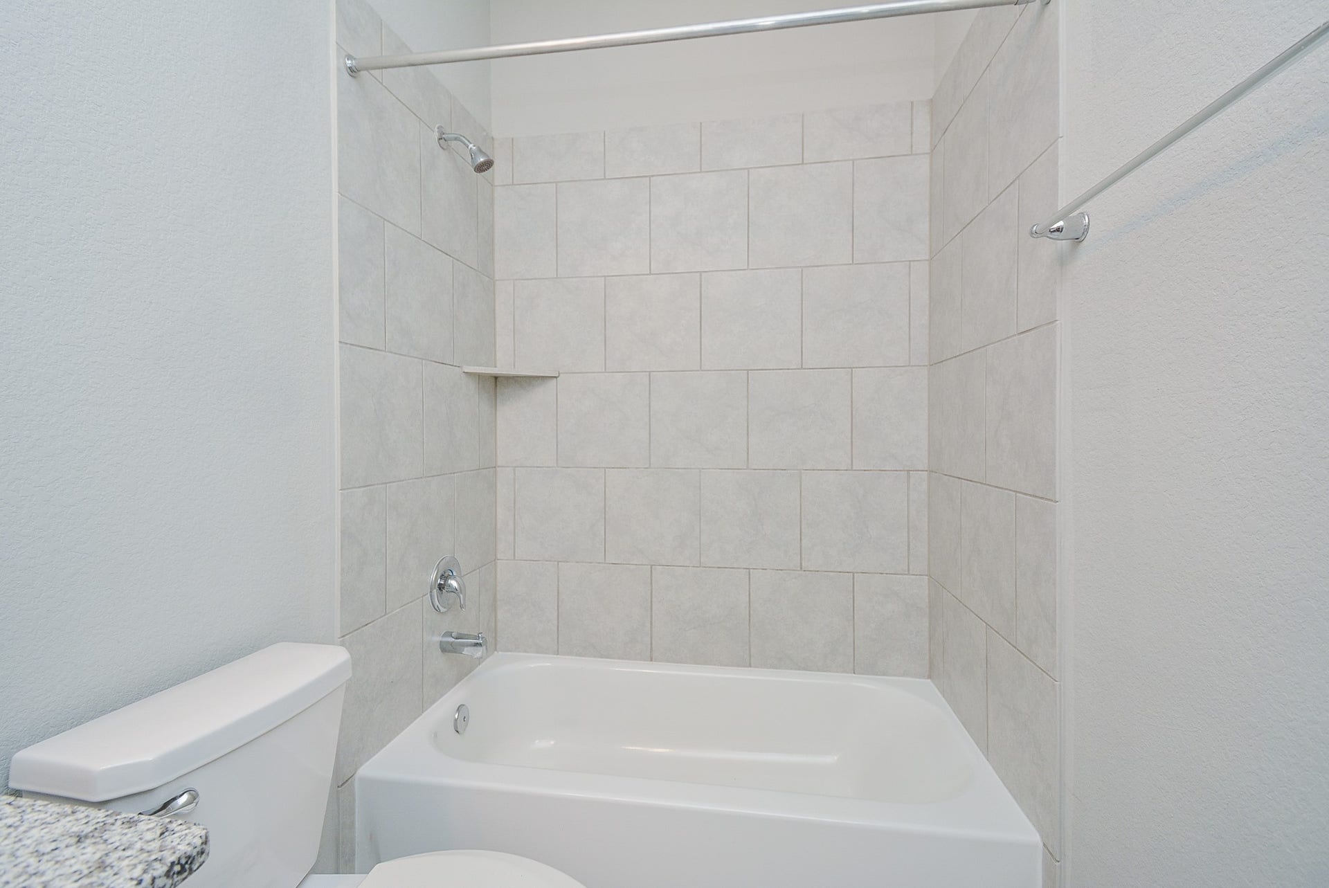 7450 French Quarter Court, Fulshear, TX 77441 A nice long soak or a quick shower? It's great to have options.