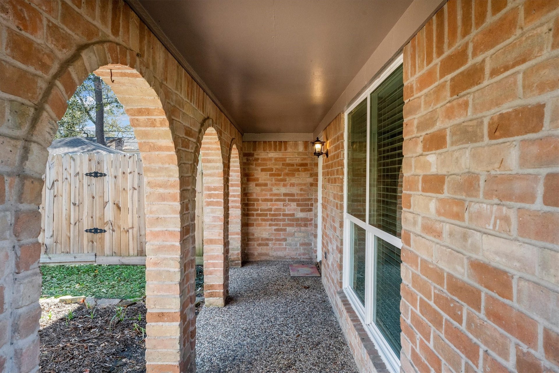 5939 Havenwoods Drive, Houston, TX 77066 Enter the Arch lined walkway to your front door.