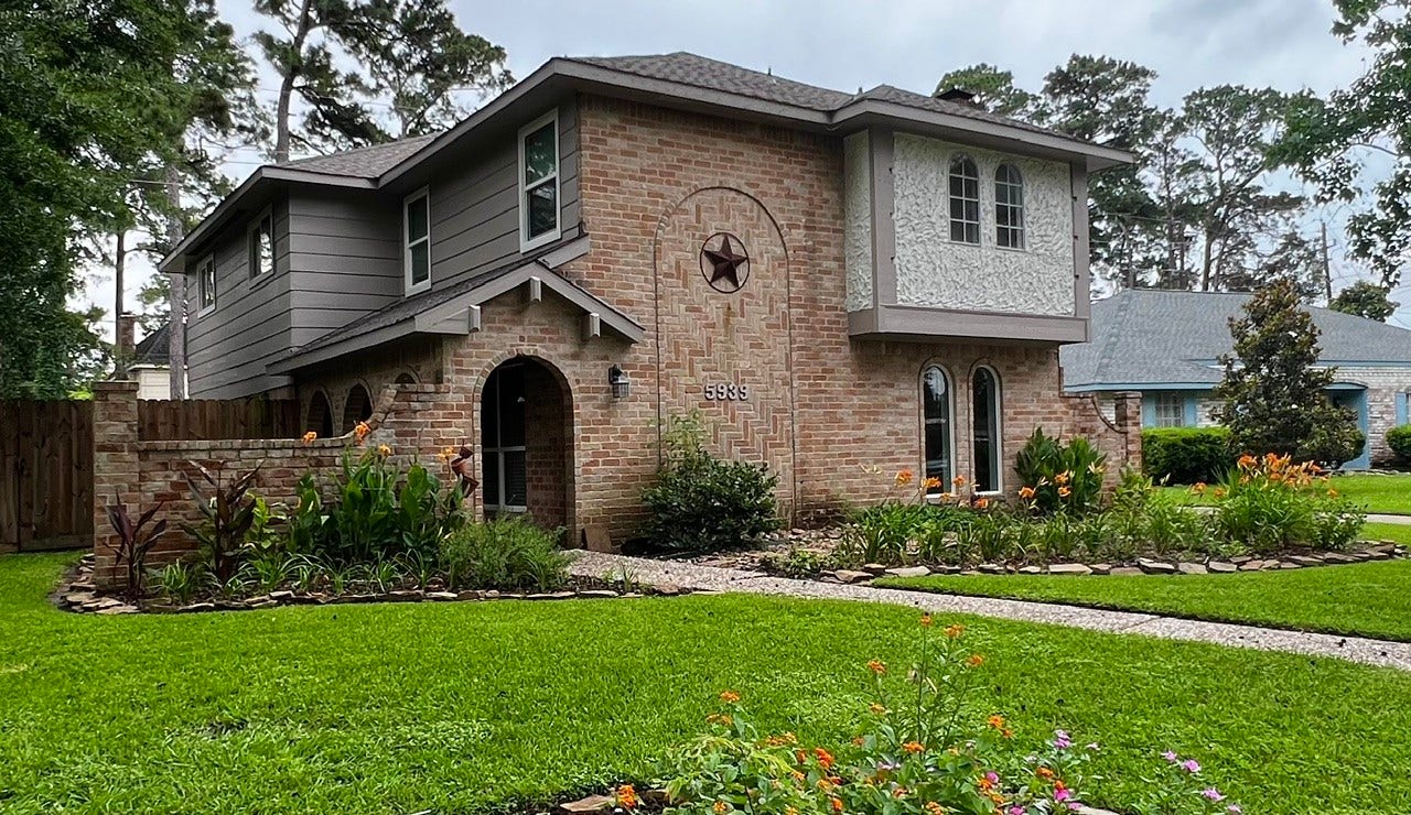 5939 Havenwoods Drive, Houston, TX 77066 View from the Left Front
