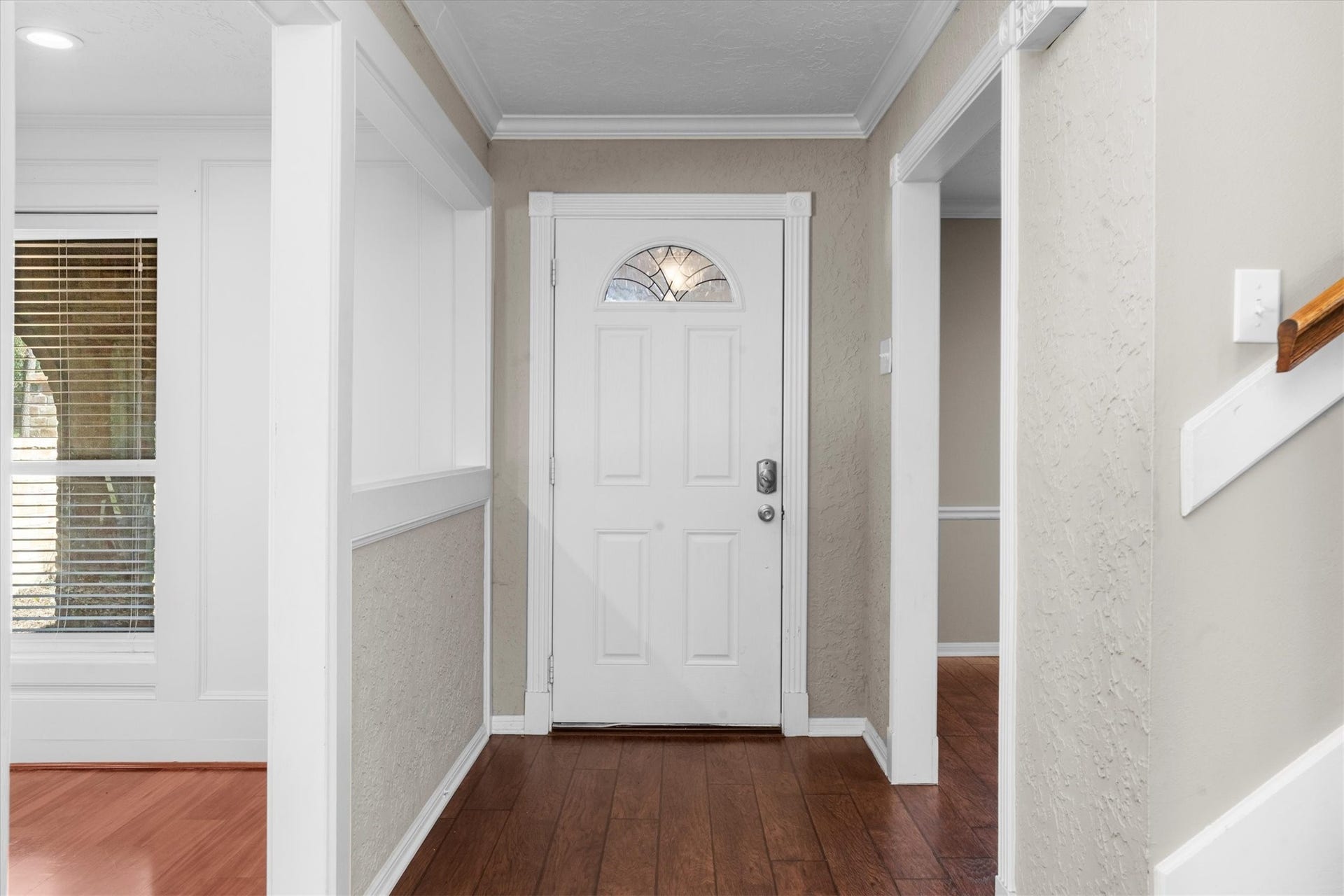 5939 Havenwoods Drive, Houston, TX 77066 Front door entering home